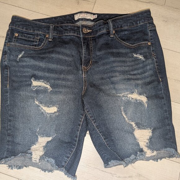 TORRID Distressed Denim Shorts "First At Fit" Womens Sz 20 - Picture 4 of 4